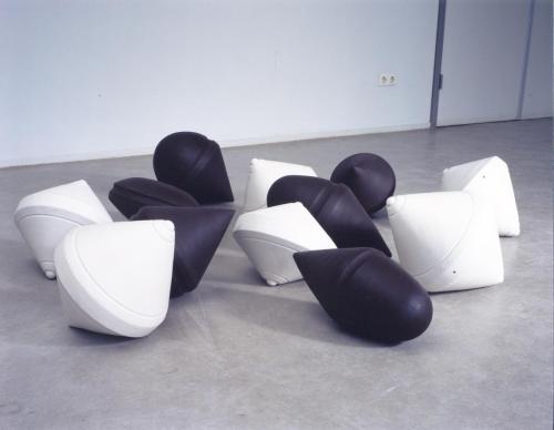 Tops, ceramic, 220cm (L, variable) 1997, ekwc
