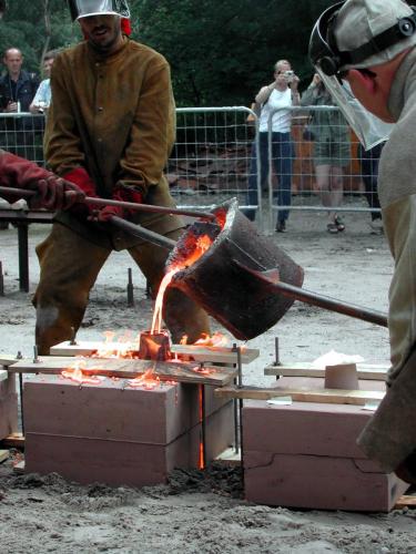 Iron pour